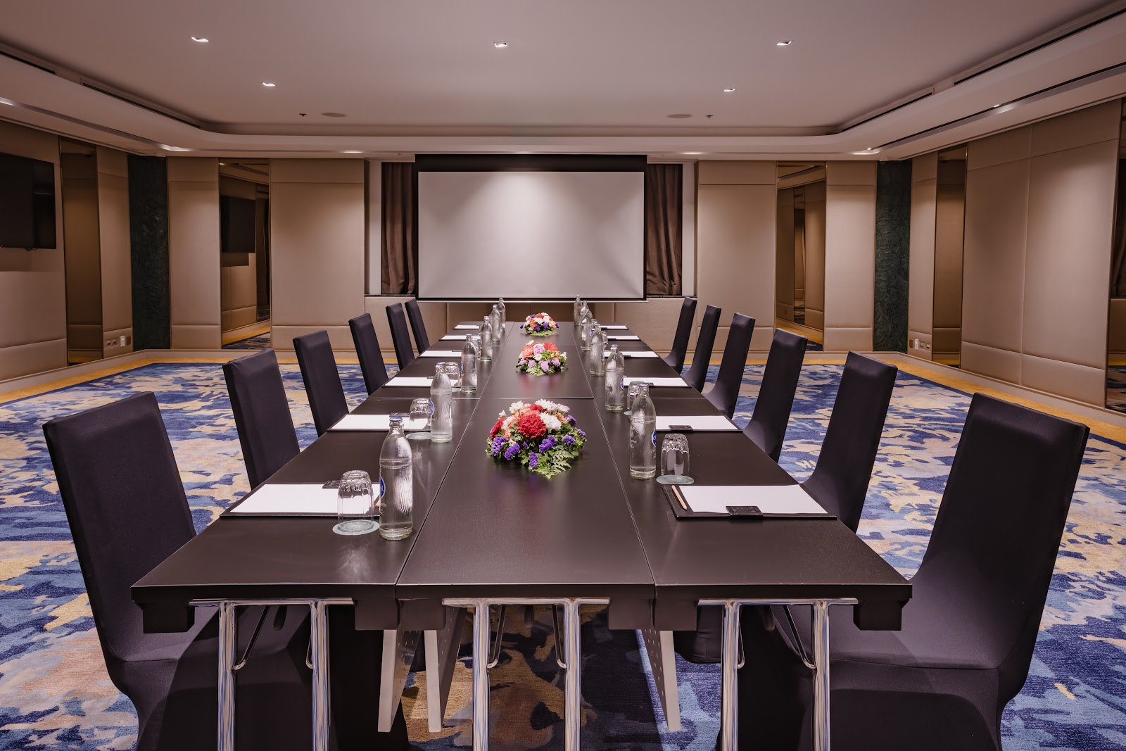 Elegant Meeting Venue in Bangkok: Experience Convenience at Aira Hotel